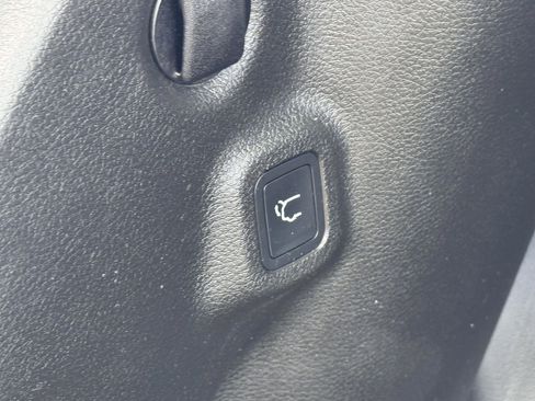 Used 2023 Jeep Compass Altitude w/ Convenience Group image 12