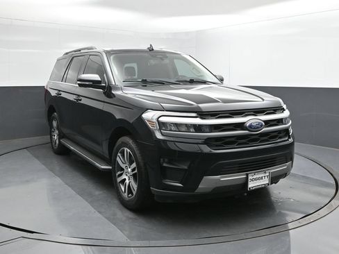 Used 2023 Ford Expedition XLT RWD image 17