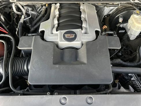 Used 2016 Cadillac Escalade Luxury image 11