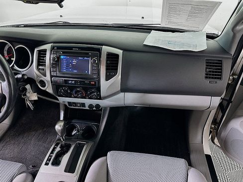 Used 2013 Toyota Tacoma 4x4 Access Cab V6 image 21