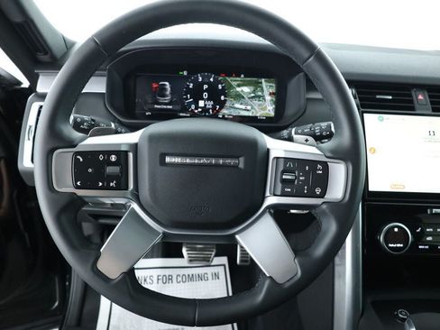Used 2024 Land Rover Discovery Dynamic SE AWD/4WD image 12