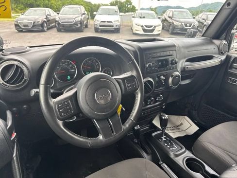 Used 2017 Jeep Wrangler Unlimited Sport w/ Quick Order Package 24S AWD/4WD image 12