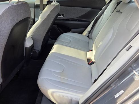 Used 2024 Hyundai Elantra Limited FWD image 12