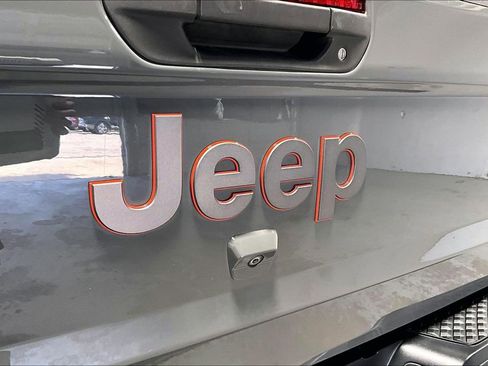 Used 2021 Jeep Gladiator Mojave image 40
