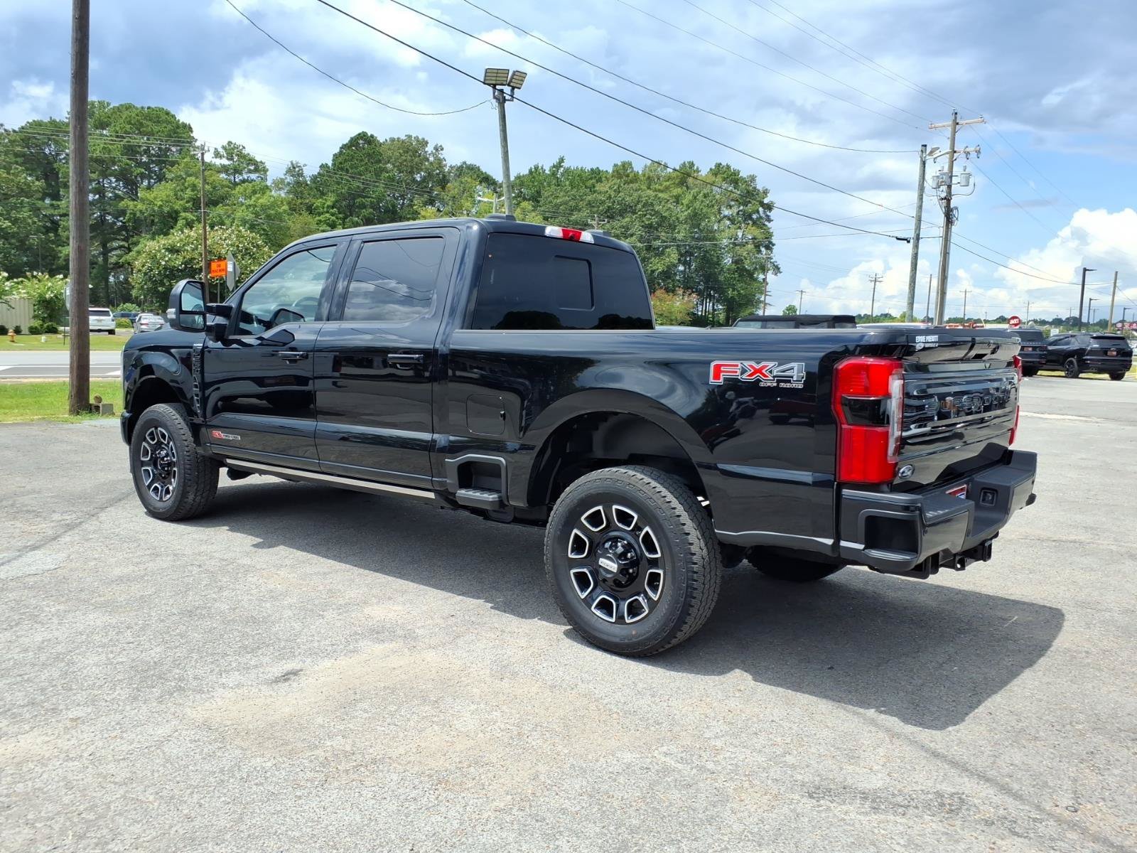 Used 2026 Ford F250 Platinum AWD/4WD image 3