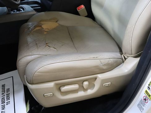 Used 2013 Toyota Sequoia Platinum RWD image 38