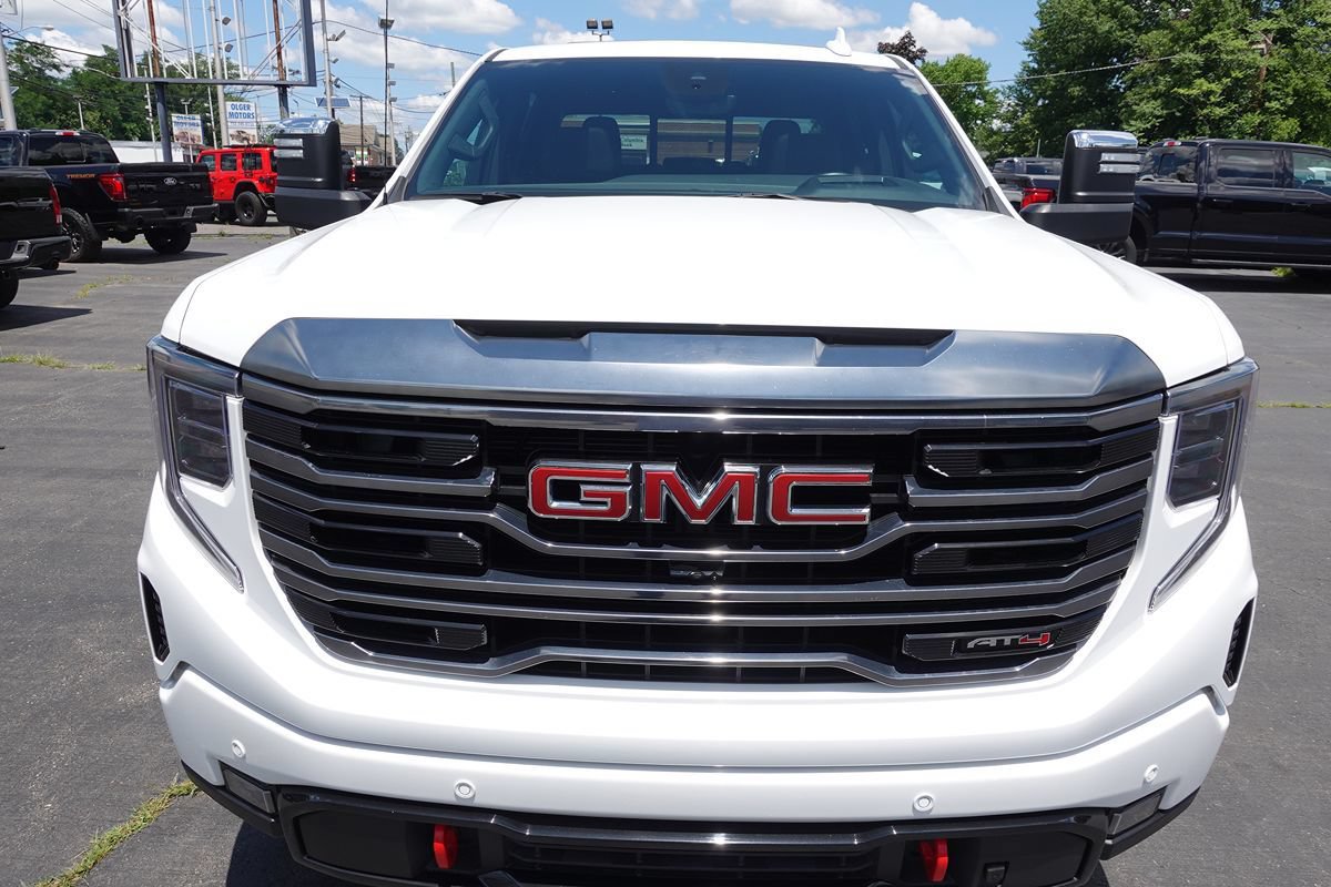 Used 2024 GMC Sierra 1500 AT4 w/ Technology Package AWD/4WD image 6