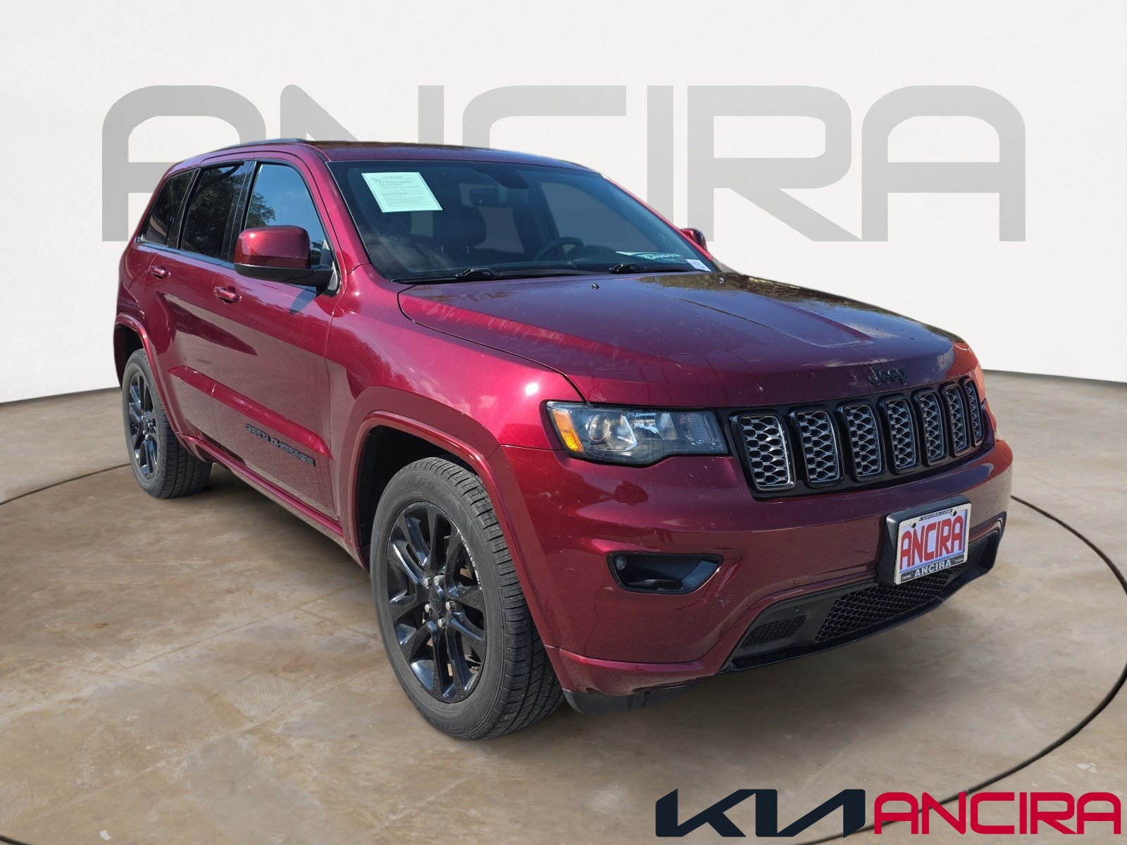 Used 2018 Jeep Grand Cherokee Altitude RWD image 1