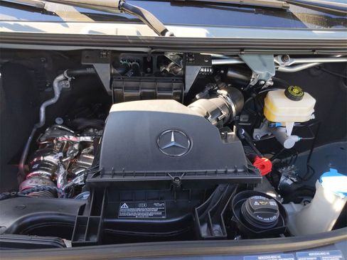 New 2025 Mercedes-Benz Sprinter 2500 image 10