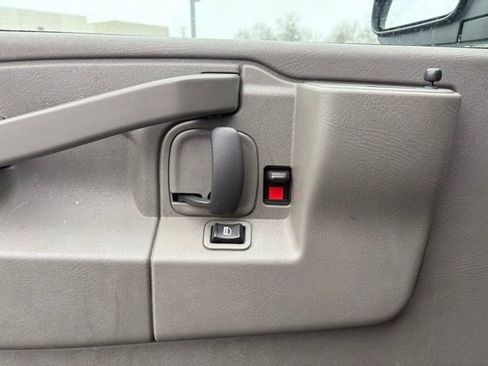 Used 2024 Chevrolet Express 2500 w/ Driver Convenience Package image 28