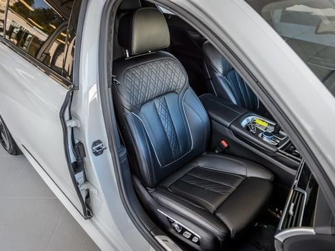 Used 2017 BMW 740i RWD image 46