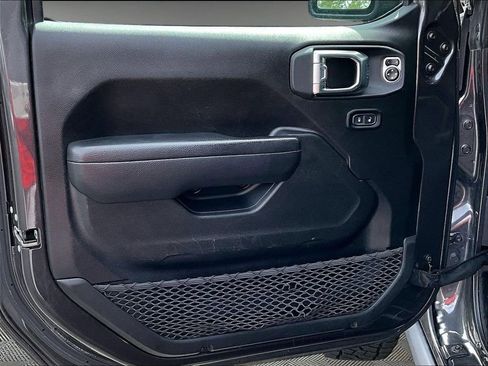 Used 2024 Jeep Wrangler Unlimited Rubicon w/ Convenience Group AWD/4WD image 10