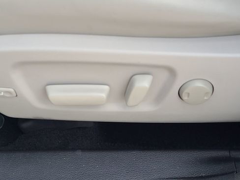 Used 2018 Toyota Highlander Limited image 26