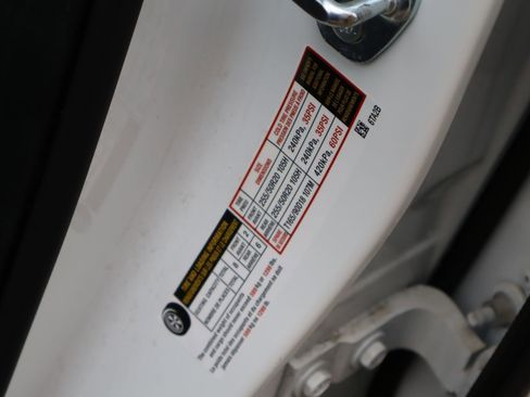 Used 2024 Nissan Pathfinder Platinum w/ Cargo Package image 34