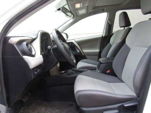 Used 2013 Toyota RAV4 XLE image 10