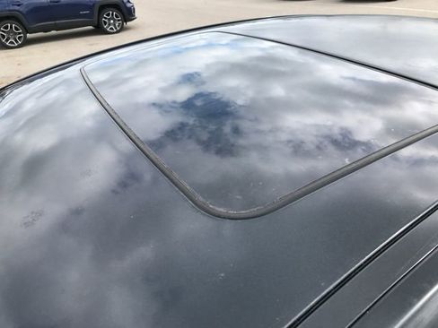 Used 2013 Buick Verano Leather FWD image 11