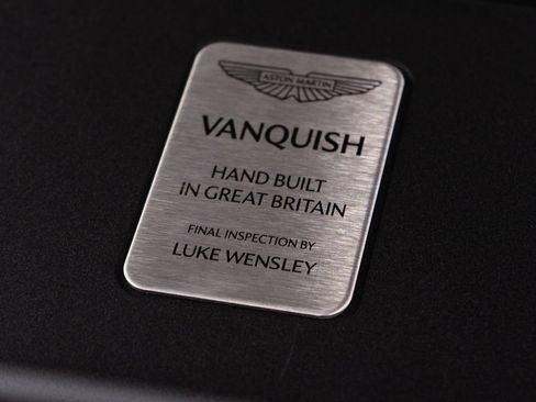 Used 2025 Aston Martin Vanquish RWD image 41