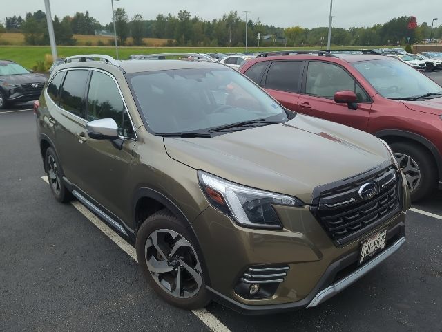 Used 2022 Subaru Forester Touring AWD/4WD image 6
