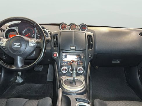 Used 2016 Nissan 370Z Coupe RWD image 16