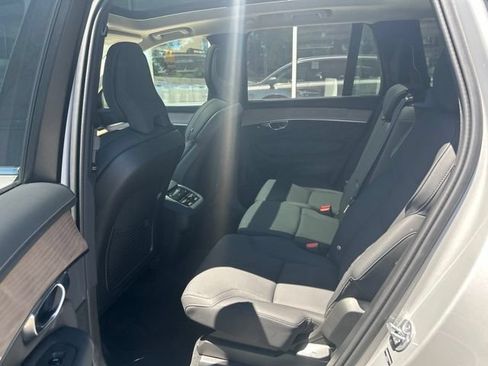 Certified 2025 Volvo XC90 B6 Plus AWD/4WD image 17