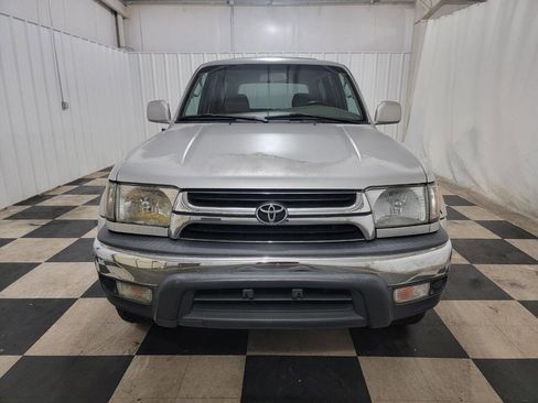Used 2001 Toyota 4Runner SR5 AWD/4WD image 2