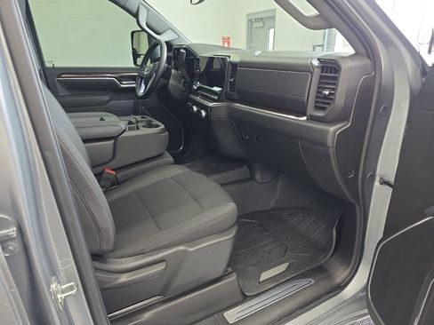 Used 2025 GMC Sierra 2500 SLE w/ SLE Value Package; image 10