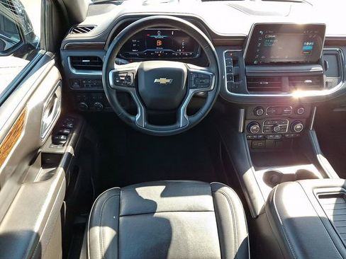Used 2024 Chevrolet Suburban Premier AWD/4WD image 13