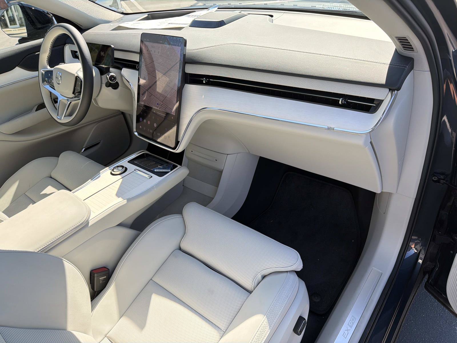 New 2026 Volvo EX90 Plus AWD/4WD image 22