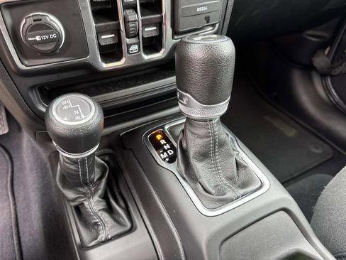 Used 2024 Jeep Wrangler Unlimited Sport AWD/4WD image 26