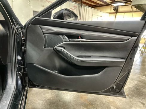 Used 2022 MAZDA MAZDA3 s image 20