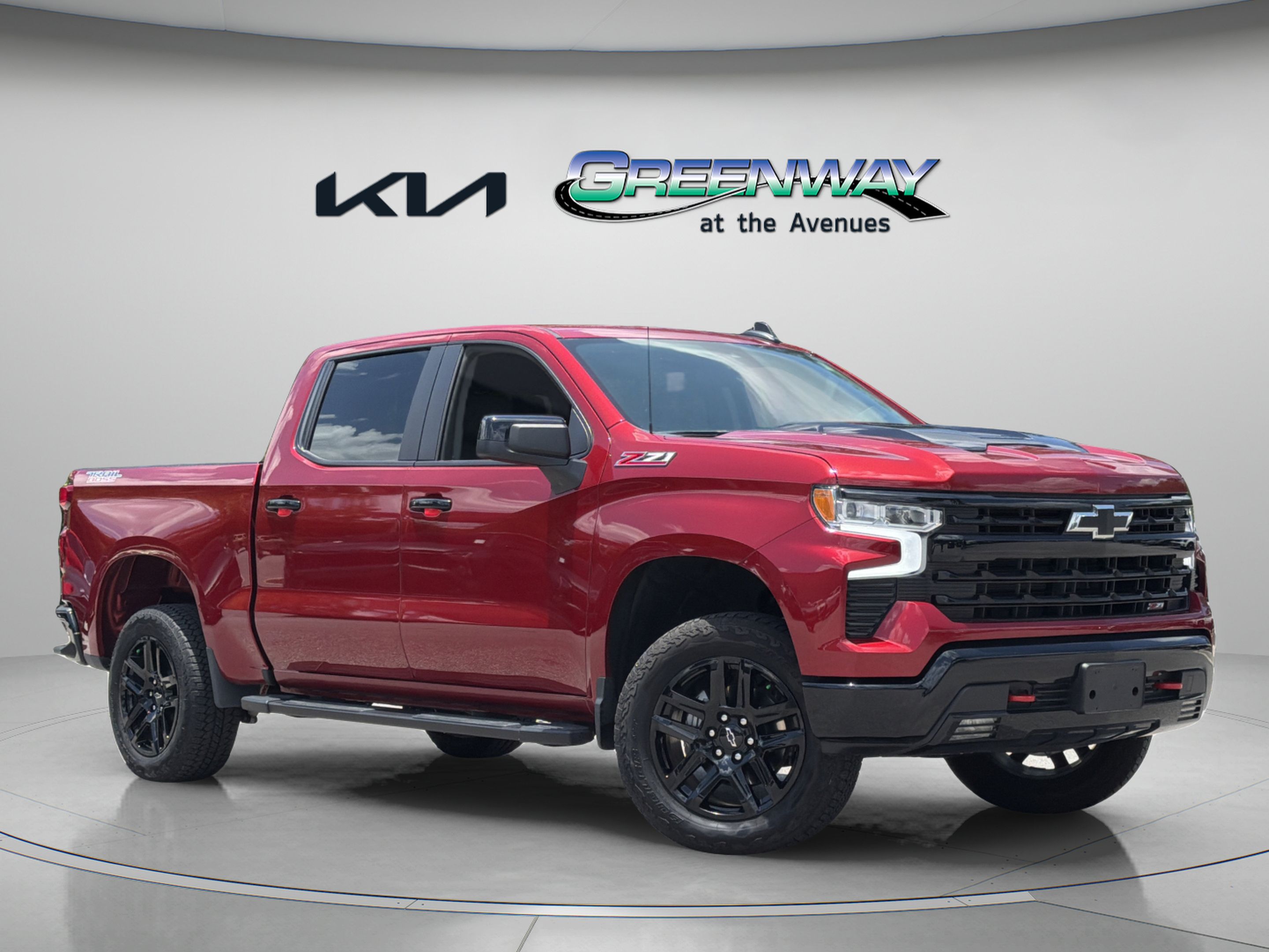 Used 2025 Chevrolet Silverado 1500 LT Trail Boss w/ Convenience Package II AWD/4WD image 1