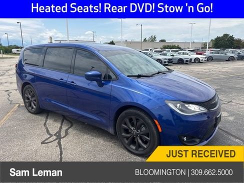 Used 2020 Chrysler Pacifica Touring w/ S Appearance Package FWD image 1