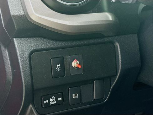 Used 2022 Toyota Tacoma SR5 image 10