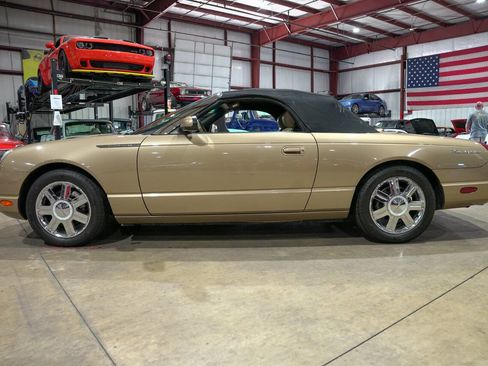 Used 2005 Ford Thunderbird RWD image 21