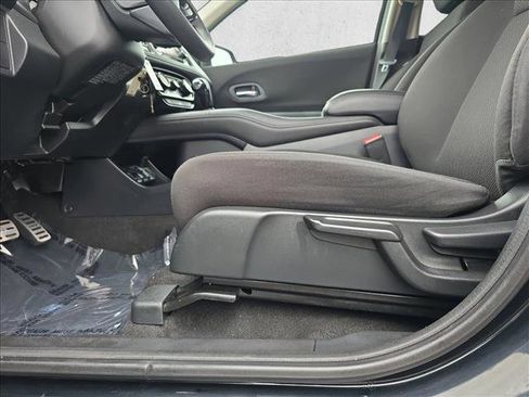 Used 2018 Honda HR-V LX image 27