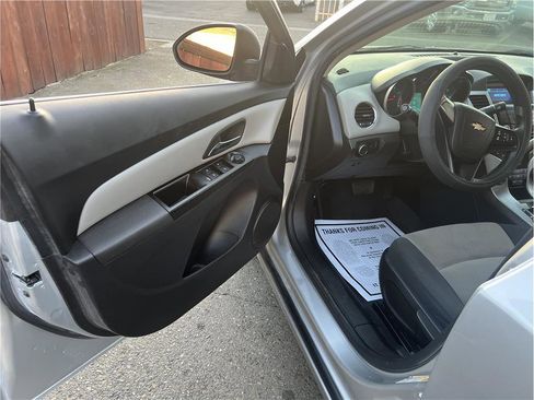 Used 2012 Chevrolet Cruze LS w/ Connectivity Package image 13
