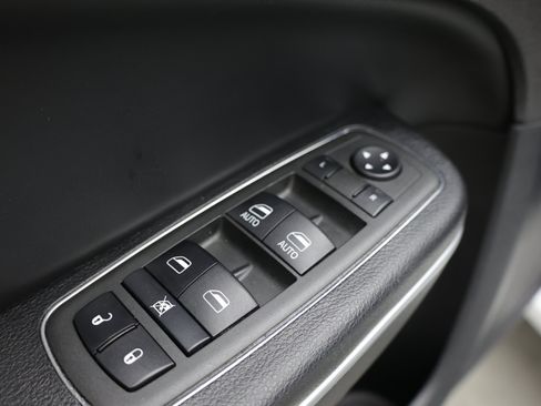 Used 2022 Chrysler 300 S RWD image 22
