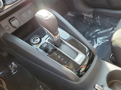 New 2025 Nissan Versa SR w/ Trunk Package image 10