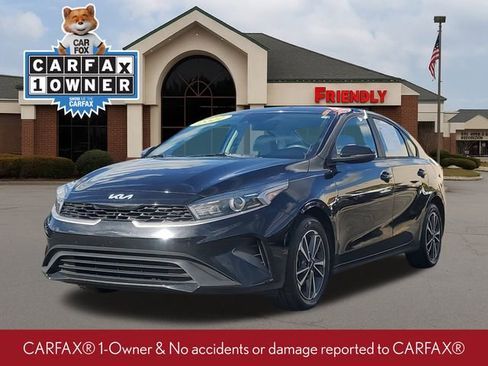 Used 2022 Kia Forte LXS w/ LXS Technology Package image 2