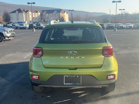 Certified 2024 Hyundai Venue SEL image 8