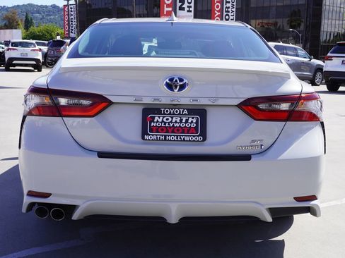 Used 2022 Toyota Camry SE w/ Audio Upgrade Package FWD image 6