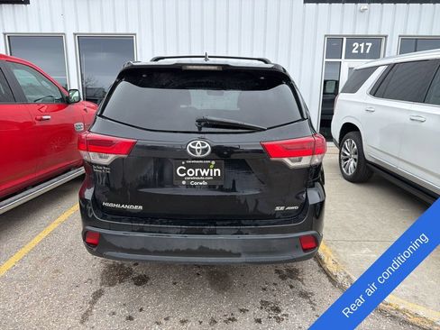 Used 2017 Toyota Highlander SE AWD/4WD image 6