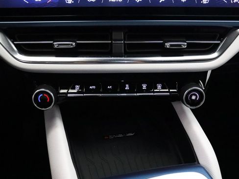 Certified 2025 Chevrolet Equinox EV LT w/ LPO, All-Weather Mat Package FWD image 34