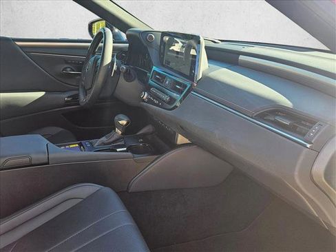 Used 2024 Lexus ES 300h F Sport image 14