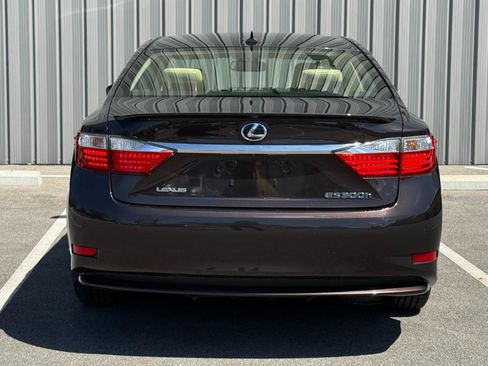 Used 2013 Lexus ES 300h w/ Luxury Pkg FWD image 6