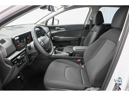 New 2026 Kia Sportage LX image 17