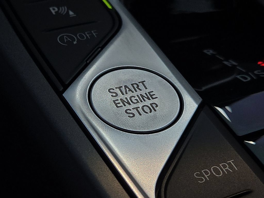 Used 2025 BMW 230i Coupe RWD image 14