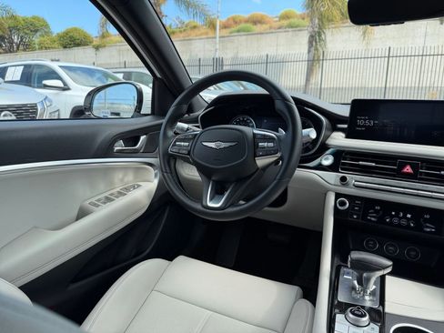 Used 2025 Genesis G70 2.5T image 34