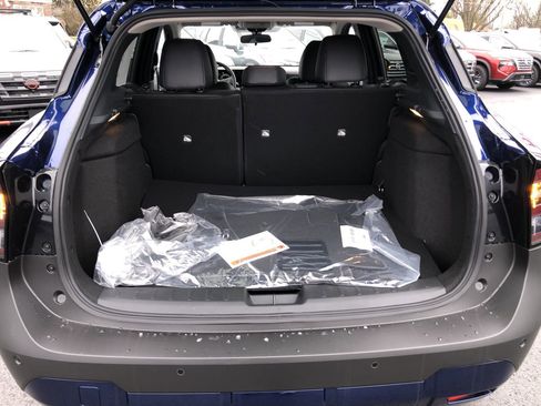 New 2026 Nissan Kicks SR w/ Cold Weather Package image 17