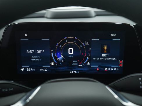 Used 2025 Chevrolet Suburban LT w/ Comfort Package image 29